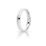 La Fede UnoAerre Lyra in oro bianco con diamante, un gioiello di lusso perfetto per celebrare l'amore. Scopri i nostri gioielli diamanti.