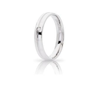 La Fede UnoAerre Lyra in oro bianco con diamante, un gioiello di lusso perfetto per celebrare l'amore. Scopri i nostri gioielli diamanti.