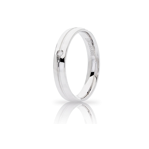 La Fede UnoAerre Lyra in oro bianco con diamante, un gioiello di lusso perfetto per celebrare l'amore. Scopri i nostri gioielli diamanti.