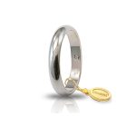 Fede UnoAerre Classica gr.4 in oro bianco: un gioiello di lusso per celebrare l'amore eterno.