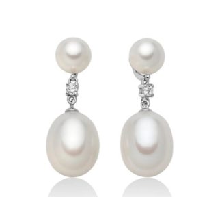 Splendidi Orecchini Pendenti Miluna con Perle d'Acqua Dolce e Diamanti 18kt: un gioiello di lusso per chi ama i gioielli diamanti.