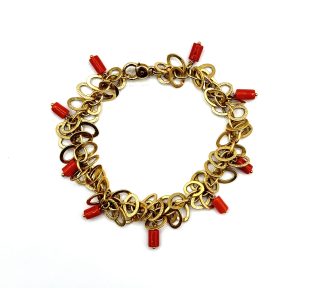 Bracciale in Corallo Sciacca con catena in oro e chiusura in oro 750: un gioiello di lusso per un'eleganza senza tempo.