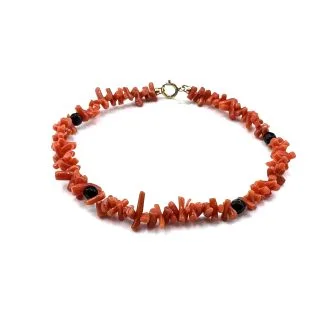 Sciacca Coral Bracelet with Onyx in 18kt Gold