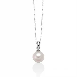 Miluna Diamond and Pearl Necklace in 18kt Gold