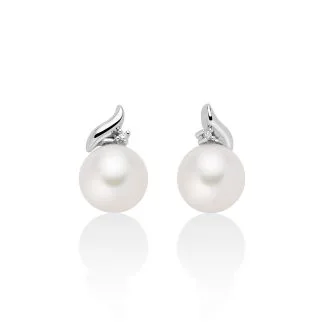 Miluna Pearl and Diamond Earrings in 18kt White Gold