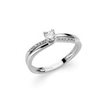L'Anello Miluna Solitario in Oro Bianco e Diamanti: un gioiello di diamanti preziosi per un'eleganza senza tempo.
