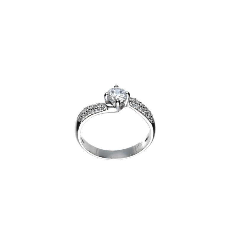 Splendido anello solitario in oro bianco 750 con zirconi, un gioiello di lusso perfetto per un'occasione speciale.