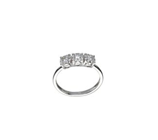 Anello Trilogy in Oro 18k, un gioiello di lusso perfetto per celebrare momenti speciali. Design raffinato e materiali pregiati per un'esperienza unica.