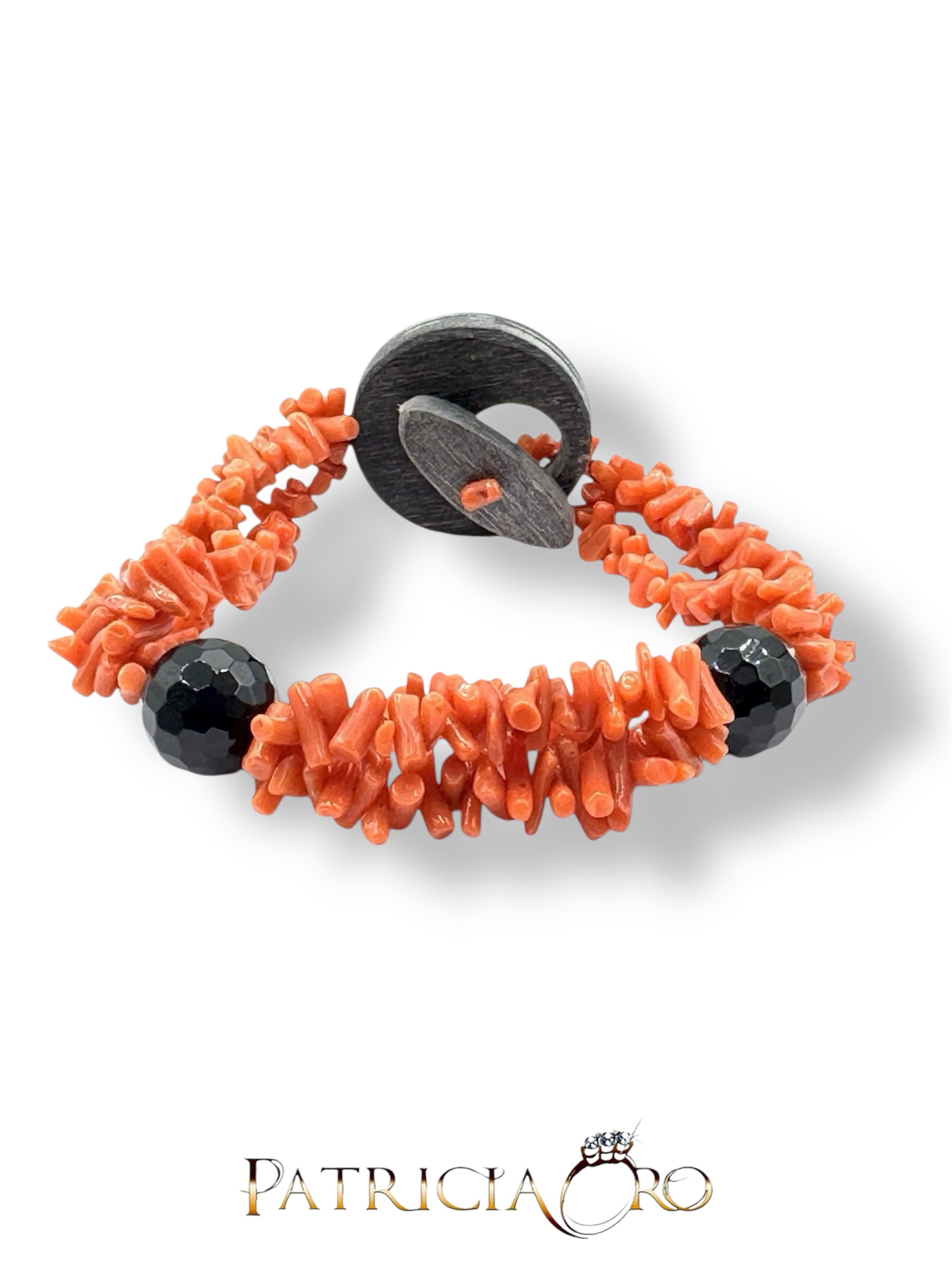 Splendido bracciale Corallo Sciacca con Onice, un gioiello made in italy di Patricia Oro Creations, perfetto per un'eleganza senza tempo.