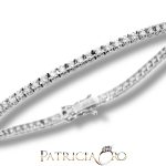 Splendido bracciale tennis con diamanti Davite&Delucchi, un gioiello di lusso perfetto per chi cerca l'eleganza senza tempo. Scopri i nostri gioielli diamanti.