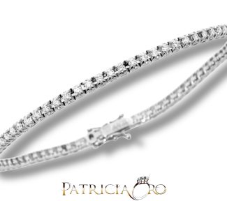 Splendido bracciale tennis con diamanti Davite&Delucchi, un gioiello di lusso perfetto per chi cerca l'eleganza senza tempo. Scopri i nostri gioielli diamanti.