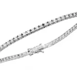 Splendido bracciale tennis Davite&Delucchi con diamanti naturali, un'icona di eleganza e raffinatezza. Scopri la nostra selezione di gioielli diamanti.