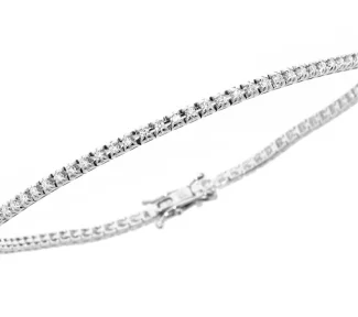 Bracciale tennis con diamanti in oro 18 carati Davite&Delucchi: un gioiello di lusso, perfetto per chi cerca l'eleganza senza tempo. Scopri la nostra selezione di gioielli diamanti.