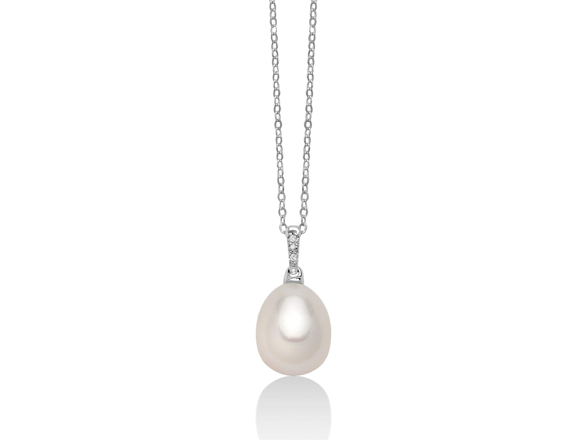 Collana Miluna in Oro 750/1000 con Perla e Diamanti: Eleganza Raffinata | Gioielleria Patricia Oro Collana Miluna Oro, Perla e Diamanti: un gioiello di alta gioielleria con diamanti preziosi per un'eleganza senza tempo.