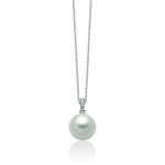 Collana Miluna: Perla, Diamanti e Oro Bianco, un gioiello di alta gioielleria con perle preziose per un'eleganza senza tempo.