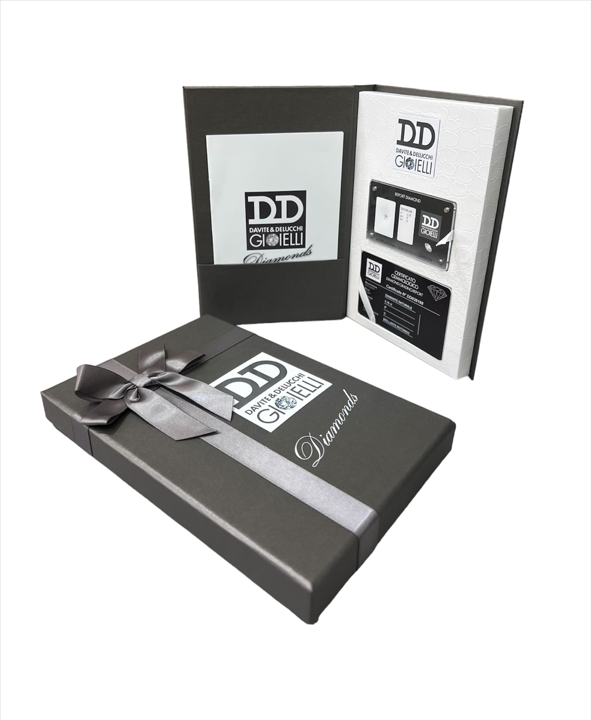 Ammira lo splendore del Diamante in Blister 0,05Ct Davite & Delucchi, un gioiello di alta qualità. Scopri la bellezza dei gioielli diamanti. (Vista 2)