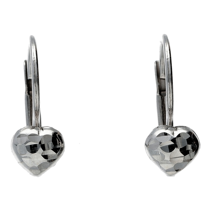 Splendidi orecchini a cuore in oro bianco 18k, un gioiello di lusso perfetto per un'occasione speciale.