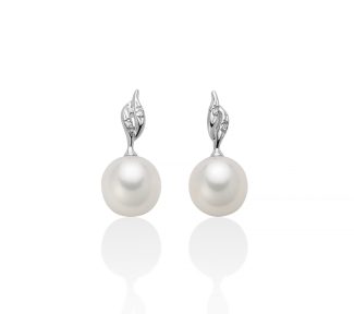 Orecchini Miluna in oro bianco, perle e diamanti: l'eleganza senza tempo dei gioielli diamanti per un regalo prezioso.