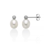 Scopri gli Orecchini Miluna in oro bianco con perle, un gioiello di lusso perfetto per un'idea regalo preziosa.