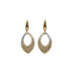 Eleganti orecchini pendenti in oro 750, un gioiello di lusso perfetto per un'occasione speciale. Scopri la raffinatezza dell'alta gioielleria.