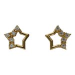 Splendidi orecchini in oro giallo 18k, un gioiello di lusso perfetto per un'occasione speciale.