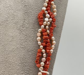 Splendida collana in Corallo Sciacca e Perle barocche, un capolavoro di gioielli made in italy, perfetto per un'occasione speciale. (Vista 2)