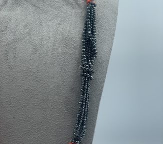 Splendida collana Corallo Sciacca con Ematite Silver, un gioiello made in italy di Patricia Oro Creations, perfetto per un'eleganza senza tempo. (Vista 2)
