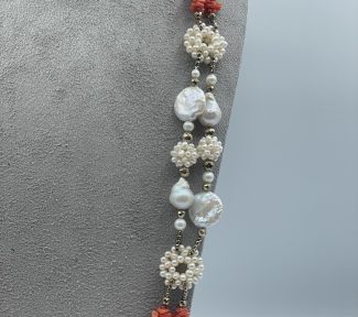 Splendida collana da donna Corallo Sciacca con perle, un gioiello made in italy di Patricia Oro Creations, perfetto per un'idea regalo preziosa. (Vista 2)