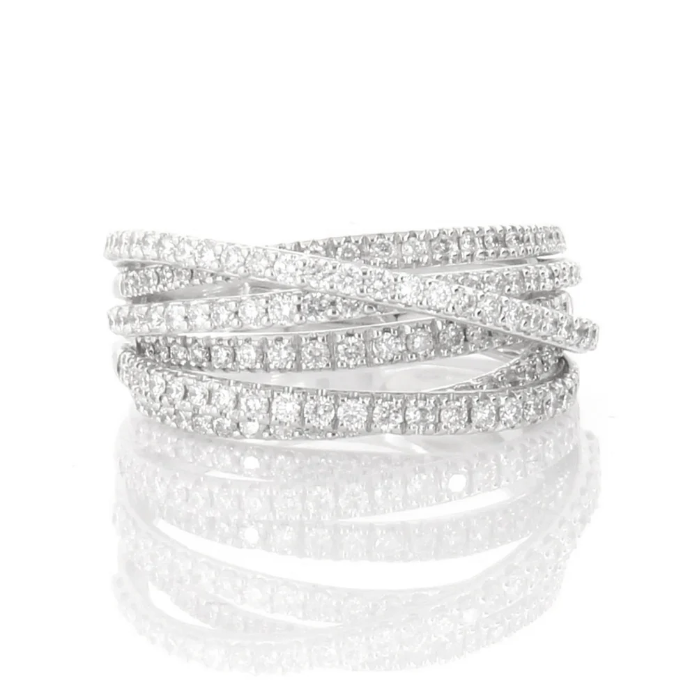 L'anello a fascia Davite & Delucchi con diamanti è un gioiello di lusso, perfetto per chi cerca un'idea regalo preziosa. Scopri la bellezza dei gioielli diamanti.