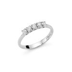 L'Anello Veretta Miluna con Diamanti: un capolavoro di eleganza e brillantezza, perfetto per chi cerca gioielli diamanti di alta qualità.