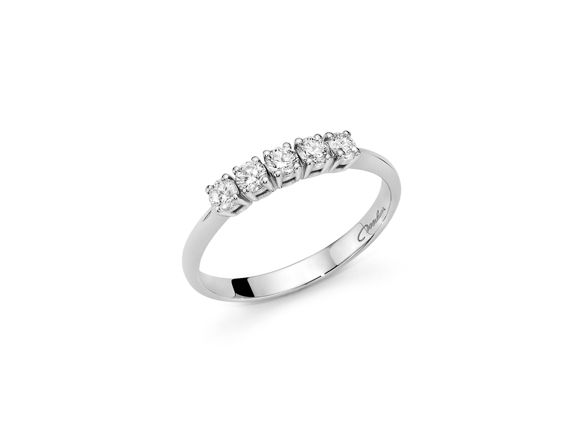 L'Anello Veretta Miluna con Diamanti: un capolavoro di eleganza e brillantezza, perfetto per chi cerca gioielli diamanti di alta qualità.