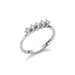 L'Anello Veretta Miluna con Diamanti: un capolavoro di eleganza e brillantezza, perfetto per chi cerca gioielli diamanti di alta gioielleria.