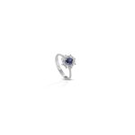 Anello in oro con zaffiro e diamanti di Clesi Gioielli, un gioiello di lusso perfetto come idea regalo preziosa.