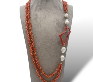 Splendida collana in corallo Sciacca con Creola, perle barocche e oro giallo 750, un gioiello di lusso perfetto per un'occasione speciale.