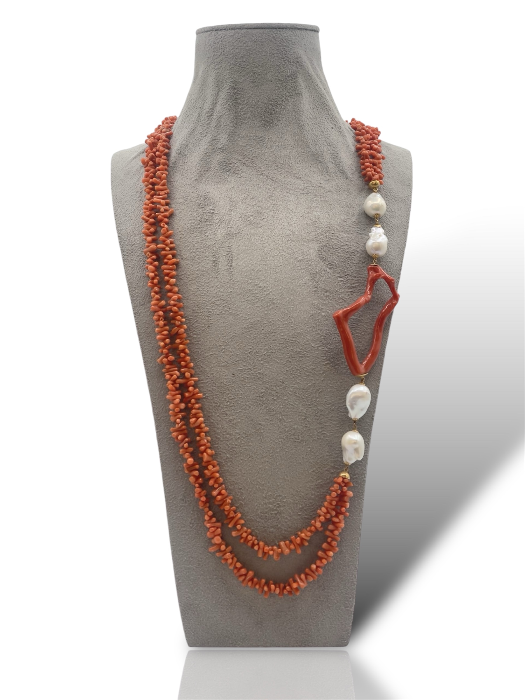 Splendida collana in corallo Sciacca con Creola, perle barocche e oro giallo 750, un gioiello di lusso perfetto per un'occasione speciale.