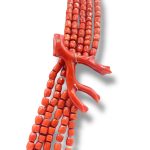 Splendida collana da donna in Corallo Sciacca con ramo, un gioiello made in italy di Patricia Oro Creations, perfetto per un regalo prezioso. (Vista 2)