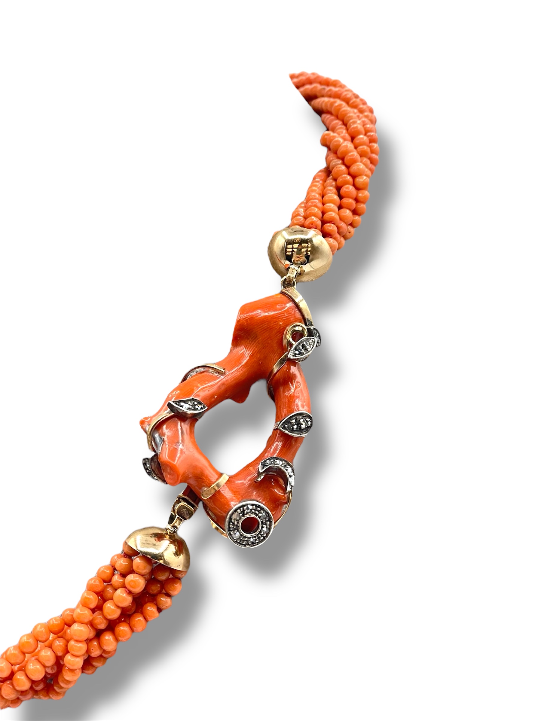 Splendida Collana Donna Corallo Sciacca con Creola, un gioiello made in italy di Patricia Oro Creations, perfetto per un'idea regalo preziosa. (Vista 2)