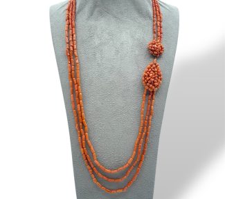 Splendida collana da donna in corallo firmata Patricia Oro Creations, un gioiello made in italy di alta gioielleria.