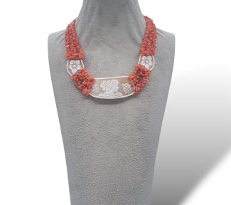 Splendida collana da donna Corallo Sciacca con cammeo, un gioiello made in italy di Patricia Oro Creations, perfetto per un'idea regalo preziosa.