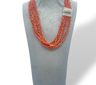 Splendida collana da donna Corallo Sciacca con cammeo, un gioiello made in italy di Patricia Oro Creations, perfetto per un'idea regalo preziosa.