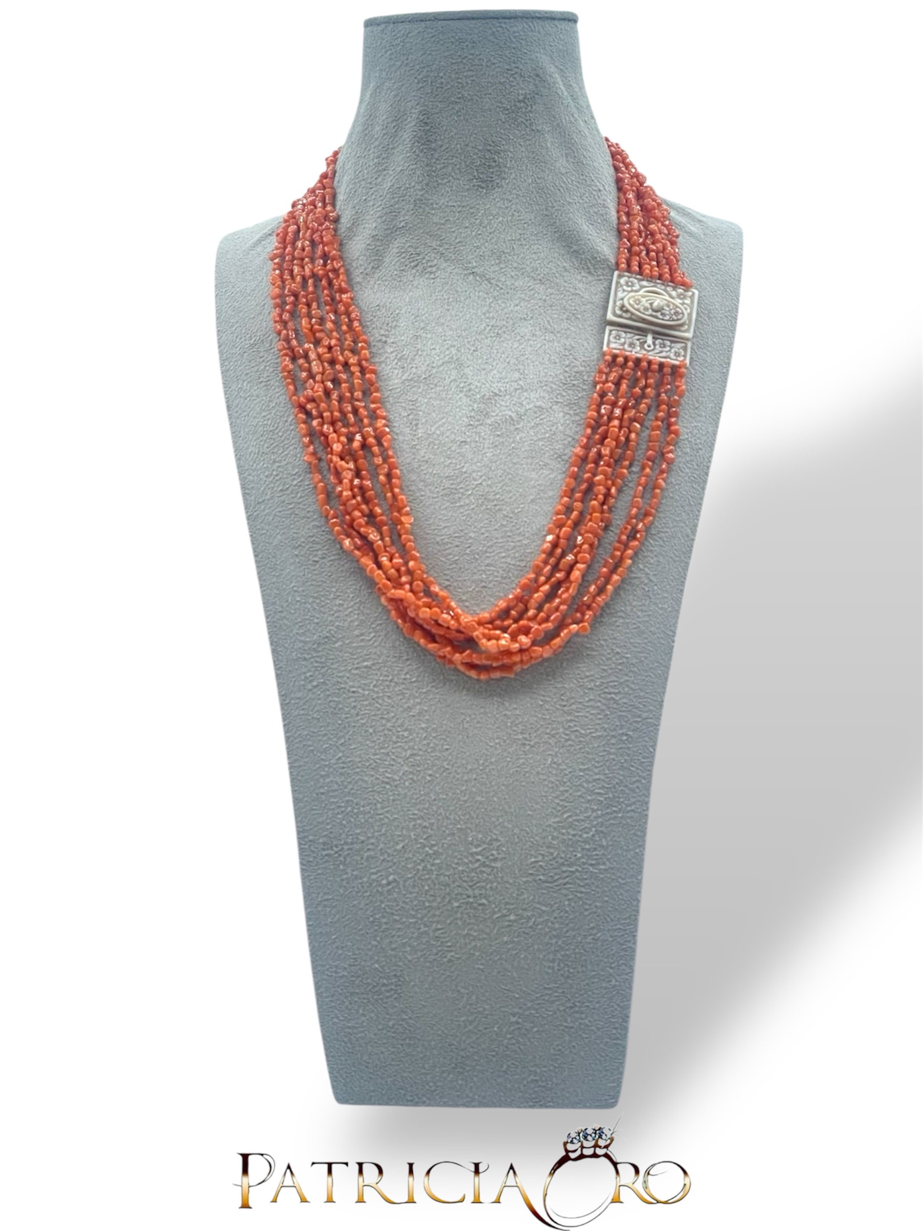 Splendida collana da donna Corallo Sciacca con cammeo, un gioiello made in italy di Patricia Oro Creations, perfetto per un'idea regalo preziosa.