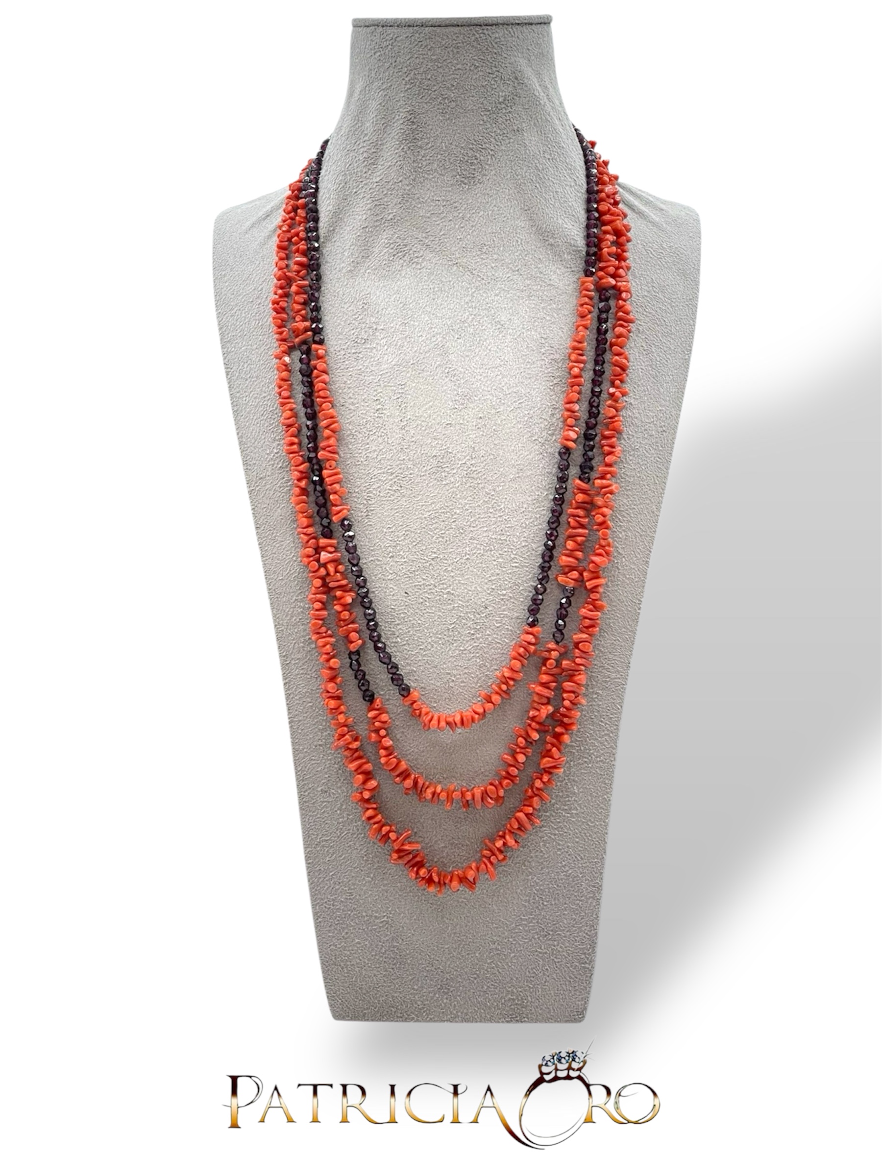 Splendida collana da donna in Corallo Sciacca, un gioiello made in Italy di Patricia Oro Creations, perfetto per un'idea regalo preziosa.