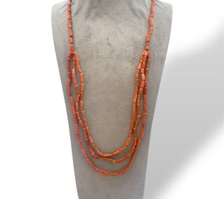 Splendida collana da donna in Corallo Sciacca, un gioiello made in italy di Patricia Oro Creations, perfetto per un'idea regalo preziosa.