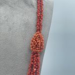 Splendida collana da donna in Corallo Sciacca, un gioiello made in Italy di Patricia Oro Creations, perfetto per un'idea regalo preziosa. (Vista 2)