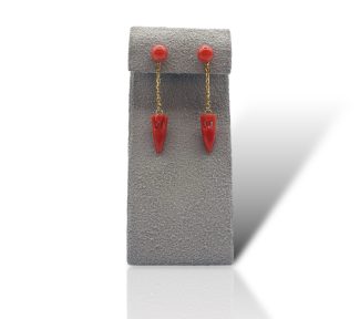 Splendidi orecchini Corallo Sciacca in oro giallo 750, un capolavoro di gioielli made in italy, perfetti per un'eleganza senza tempo.