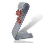 Splendidi orecchini Corallo Sciacca con rose incise in oro, un capolavoro di alta gioielleria made in Italy. (Vista 2)