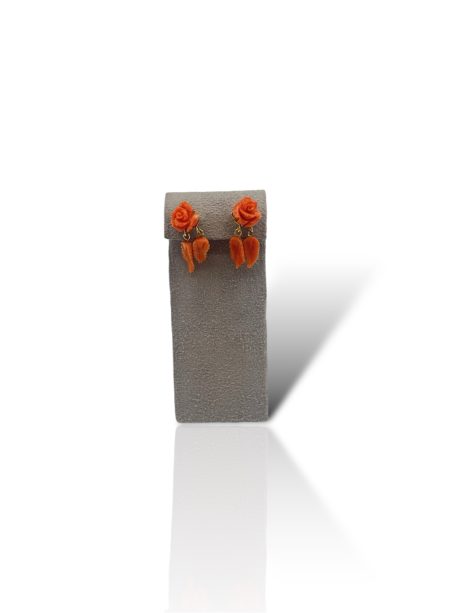 Orecchini Corallo Sciacca con Rose Incise in Oro 750