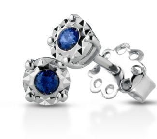 Splendidi orecchini Zaffiro Clesi in oro bianco 750, un gioiello di lusso perfetto per un'occasione speciale.