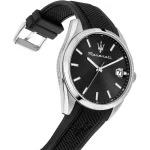 L'orologio Maserati Attrazione, un gioiello di lusso per l'uomo moderno. Un accessorio di alta orologeria che incarna l'eleganza e lo stile italiano. (Vista 5)