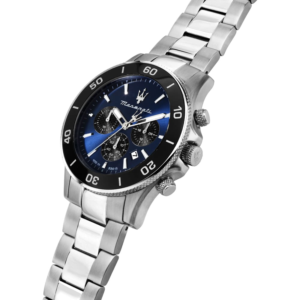 Orologio Maserati Competizione: Eleganza e Prestazione (Vista 3) | Gioielleria Patricia Oro Scopri l'Orologio Maserati Competizione, un gioiello di lusso che incarna l'eleganza e la sportività. Perfetto per chi cerca un accessorio di alta classe. (Vista 3)